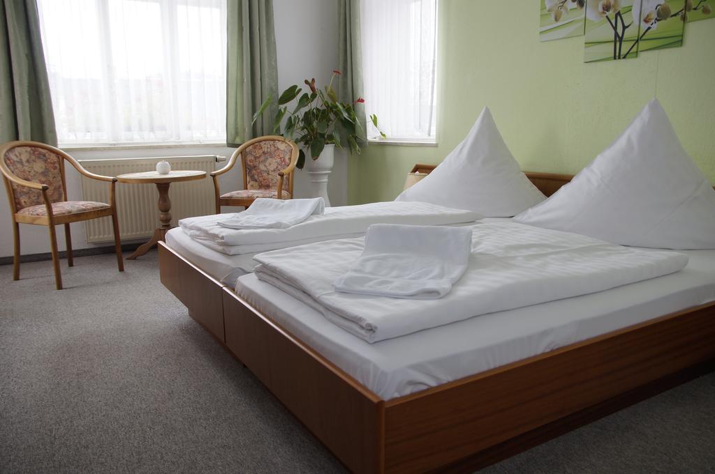 Ratskeller Thum Hotel Ngoại thất bức ảnh