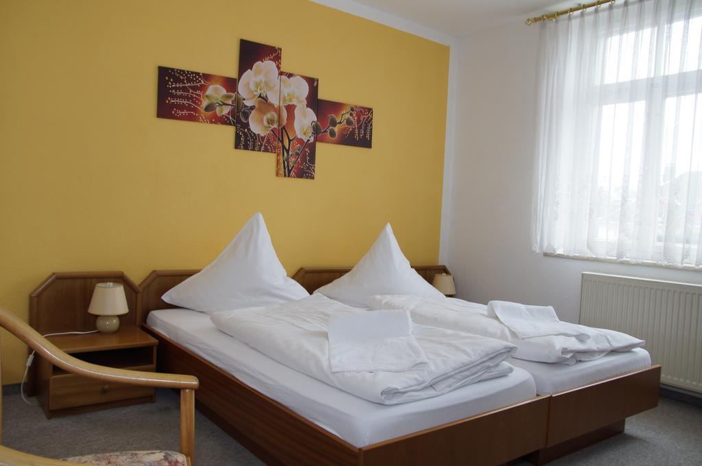Ratskeller Thum Hotel Ngoại thất bức ảnh