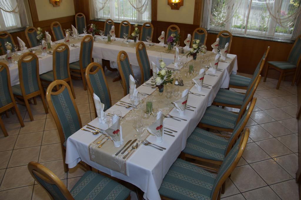 Ratskeller Thum Hotel Ngoại thất bức ảnh