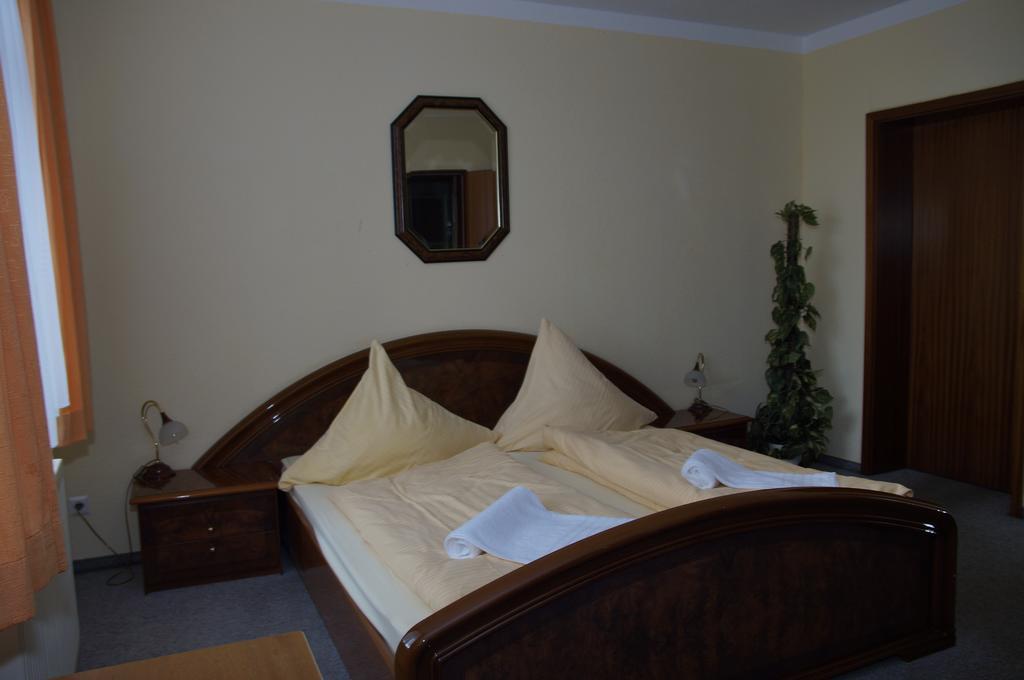 Ratskeller Thum Hotel Ngoại thất bức ảnh